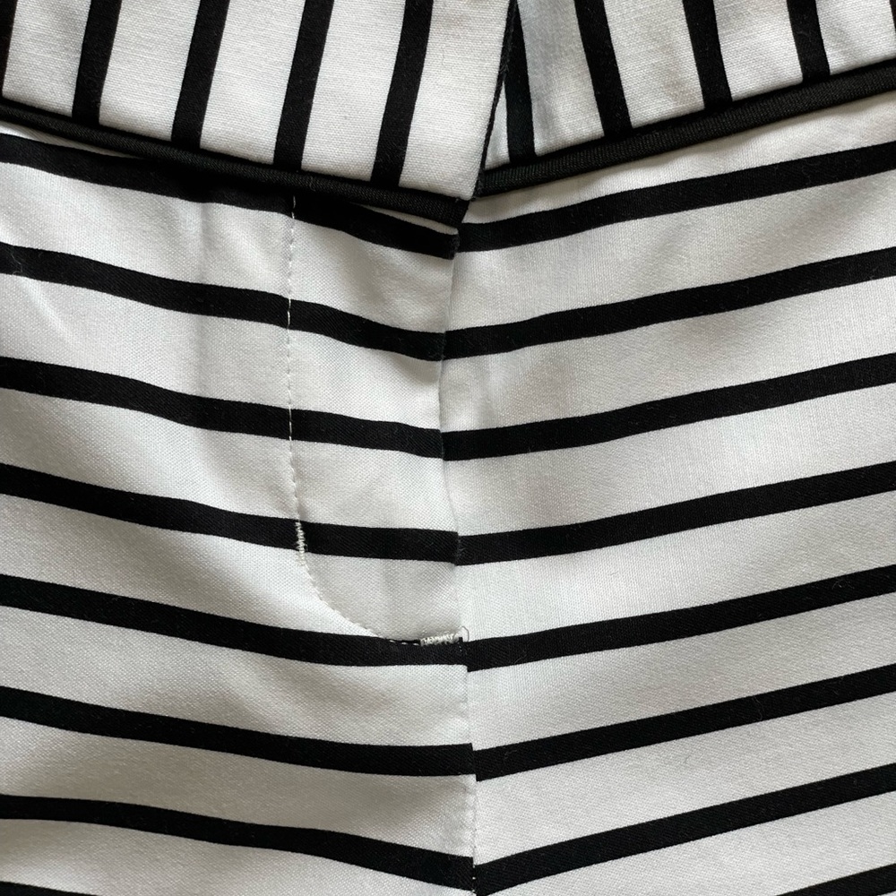 Express The Columnist Black and White Striped Trousers, size 00R - Picture 7 of 9